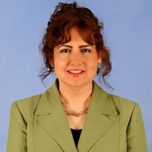 María Salinas